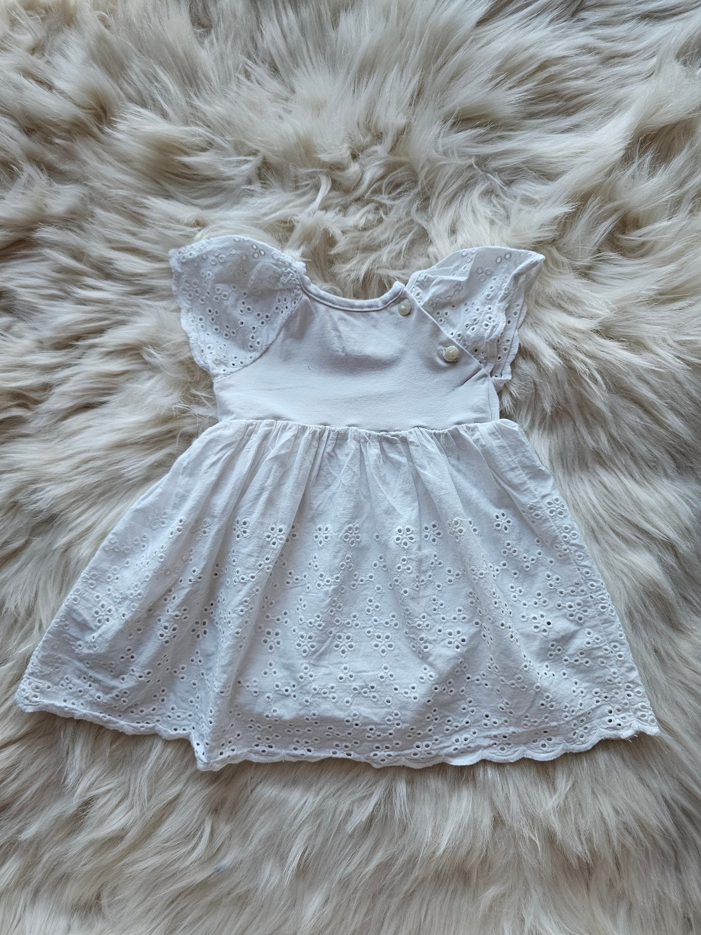 H&M white dress with English embroidery | 2-4m